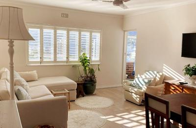Cottage For Sale in Vredehoek, Cape Town