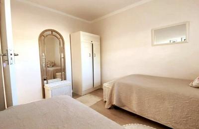 Cottage For Sale in Vredehoek, Cape Town