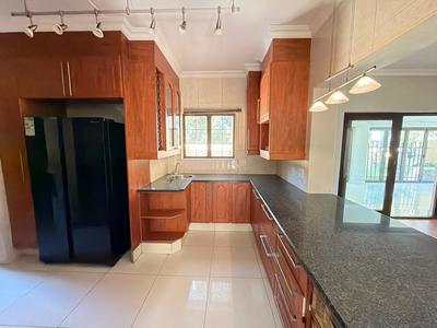 Cottage For Sale in Vredehoek, Cape Town