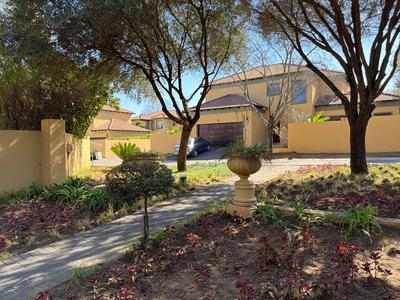 Cottage For Sale in Vredehoek, Cape Town